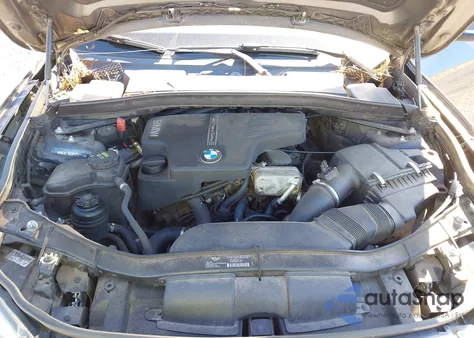 2015 BMW X1 xDrive28I из США, поврежденный, VIN WBAVL1C51FVY37732